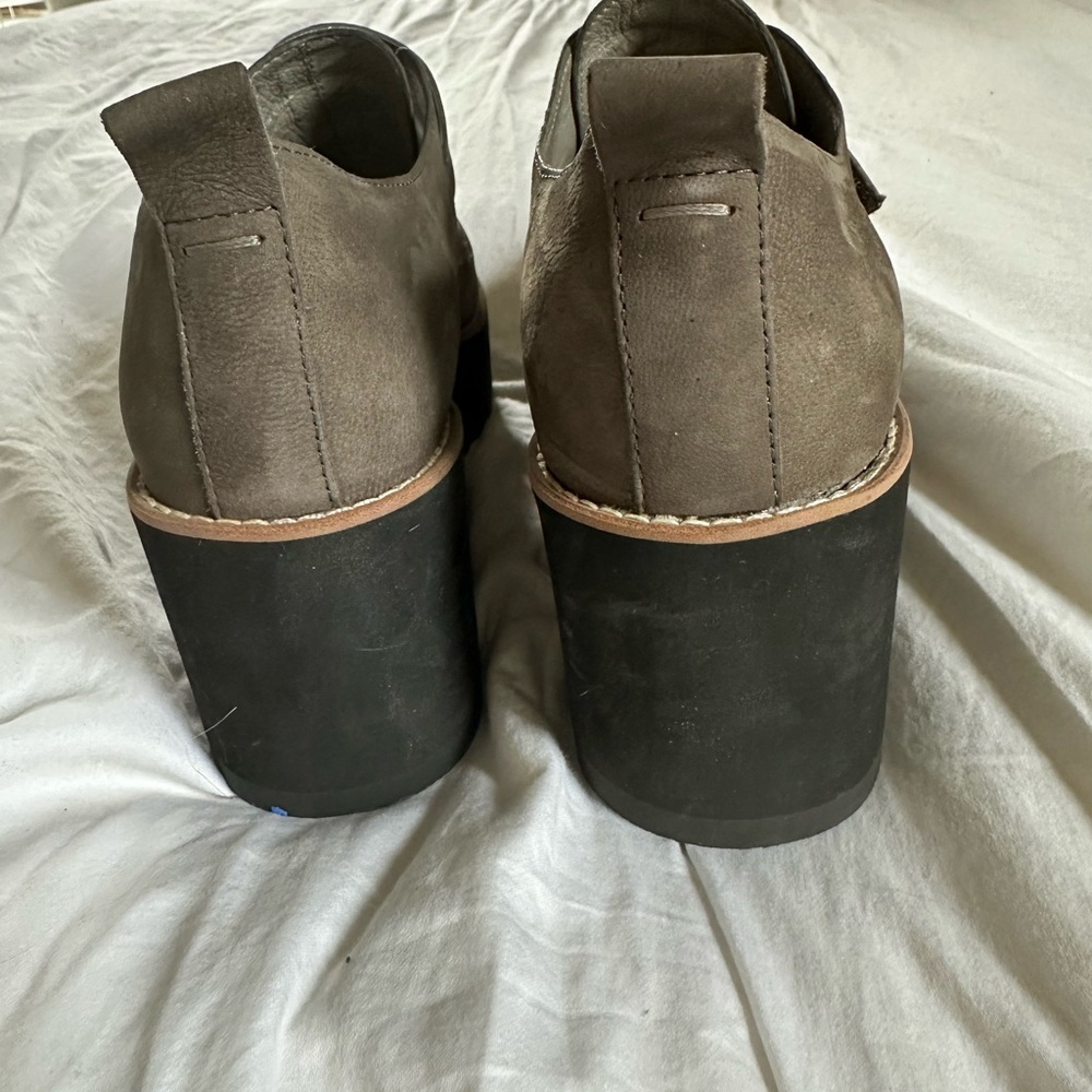 Size 10 Women’s Eileen Fisher Suede Shoes
